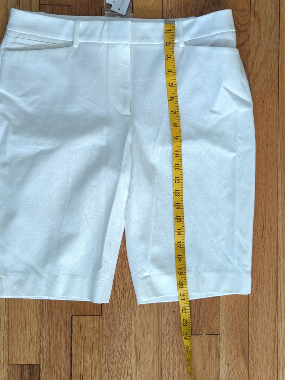 White House Black Market white Bermuda shorts - Picture 7 of 8